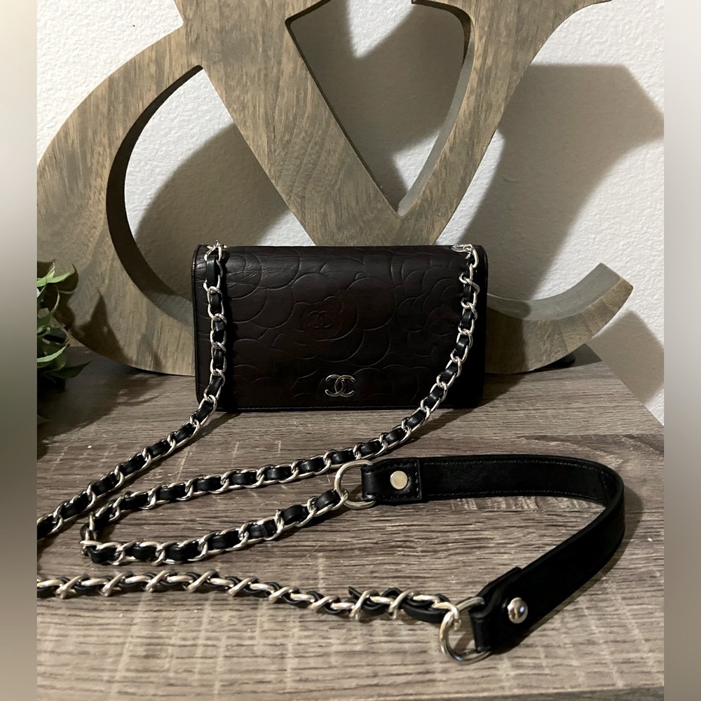 🇺🇸🖤⛓️Chanel Camellia Black Wallet Chain Silver Tone Hardware